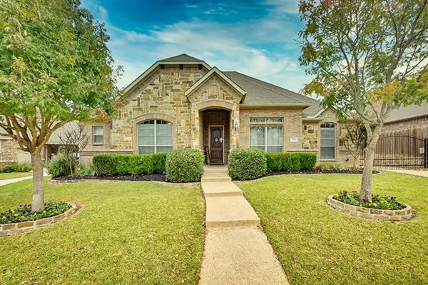 7703 Frio River Road, Arlington, TX 76001