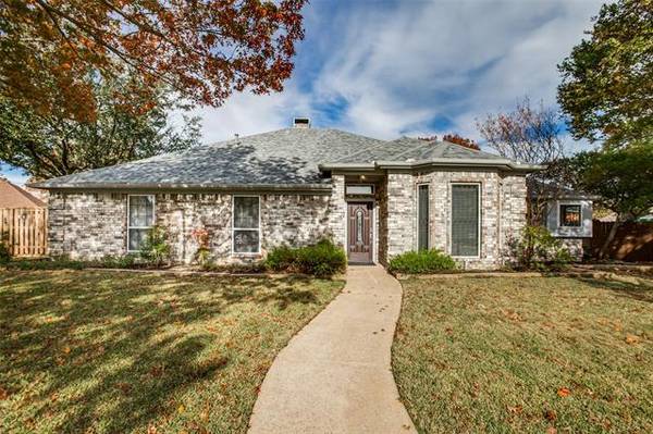 925 Rush Creek Drive, Allen, TX 75002