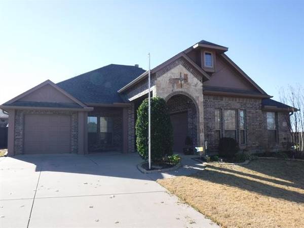 111 Saddlebag Court, Newark, TX 76071