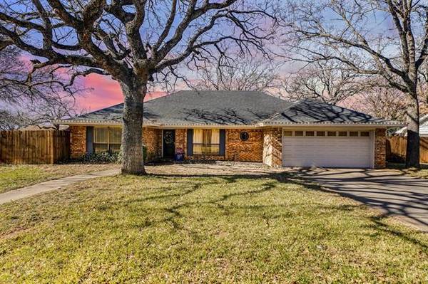 1 Greenbriar Street, Mineral Wells, TX 76067