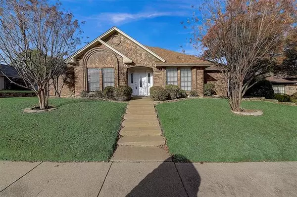 1605 Bedfordshire, Bedford, TX 76021