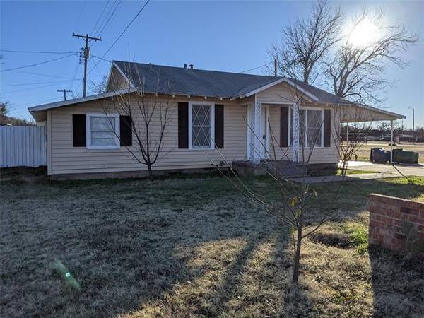 1112 Shawnee Street, Graham, TX 76450