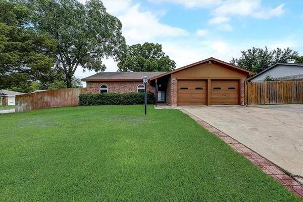 6105 Melinda Drive, Watauga, TX 76148