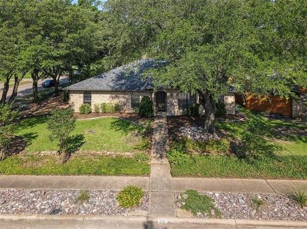 2725 N Spring Drive, Richardson, TX 75082