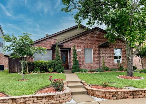 909 Elizabeth Drive, Lewisville, TX 75067