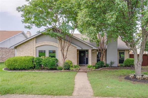 2844 Oxford Lane,  Flower Mound,  TX 75028