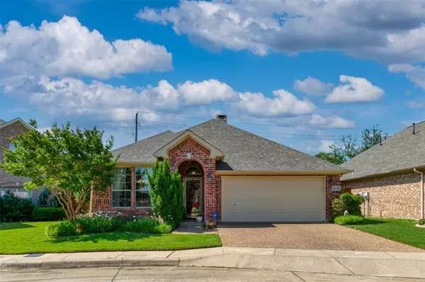 2628 Britany Circle, Bedford, TX 76022