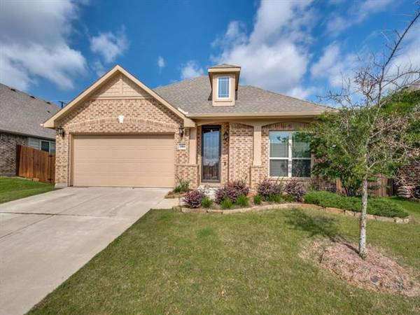 1004 Broken Wheel Trail, Aubrey, TX 76227