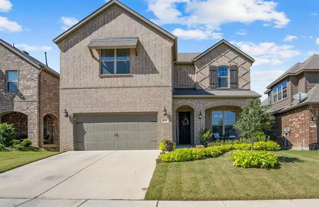 3113 Bella Lago Drive, Fort Worth, TX 76177