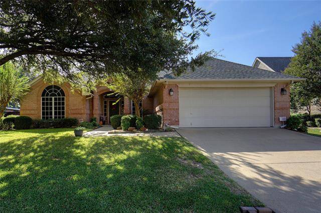 420 Shade Tree Circle, Hurst, TX 76054