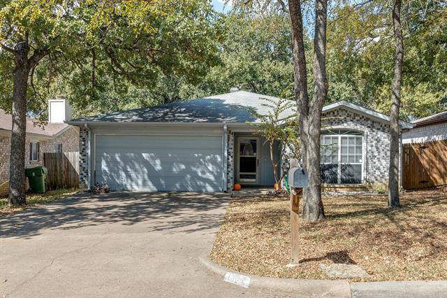 1112 Hidden Creek Drive, Mansfield, TX 76063