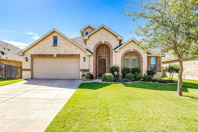 937 Misty Oak Trail, Burleson, TX 76028