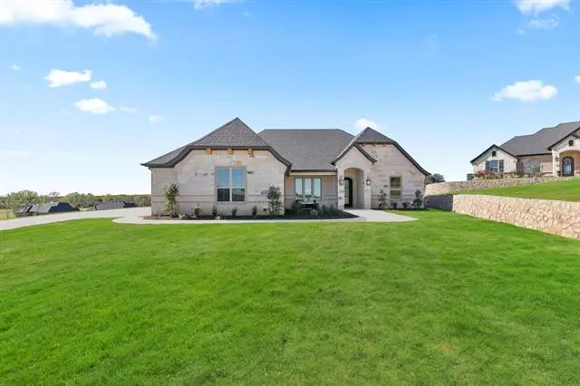 716 Coastal Meadows Court, Granbury, TX 76049