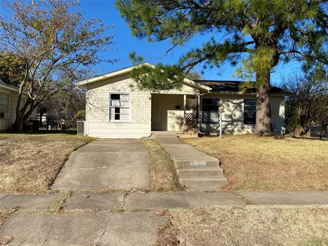 Fort Worth, TX 76112,6837 Greenlee Street