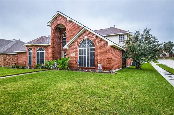 2216 Spring Mills Road, Mesquite, TX 75181