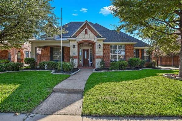 2704 Sir Patrice Lane, Lewisville, TX 75056