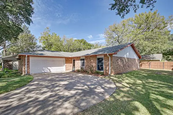 Arlington, TX 76016,4105 Foxmoor Court