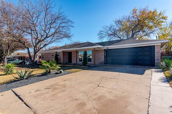 7408 Bridges Avenue, Richland Hills, TX 76118