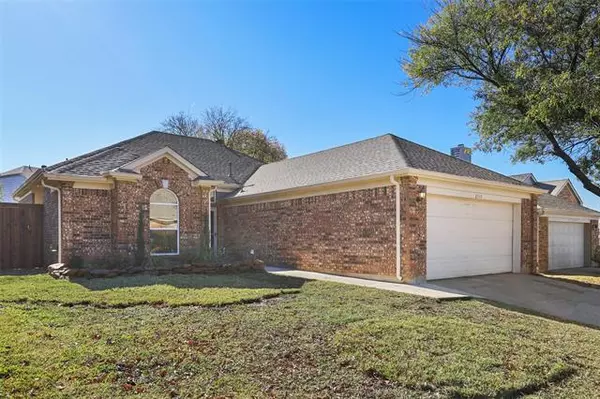 2517 Stone Bridge Drive, Flower Mound, TX 75028