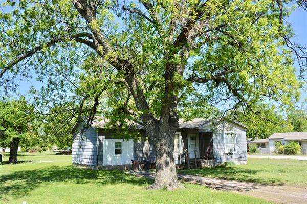 400 Randall Street, Rhome, TX 76078