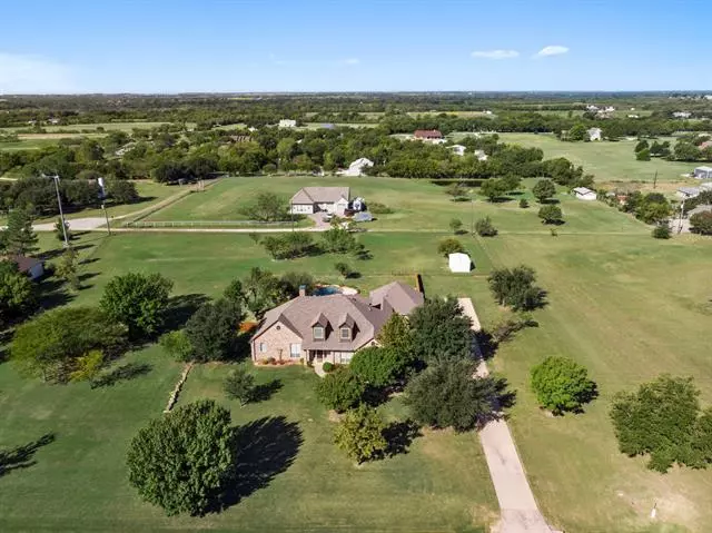 6071 Moss Rose Lane, Aubrey, TX 76227