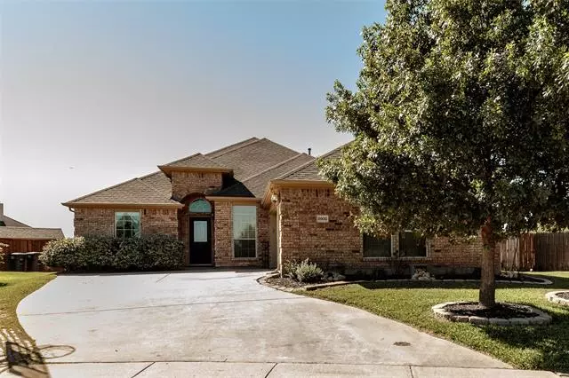 8900 Lake Rock Court, Fort Worth, TX 76179