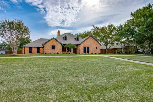 210 Suntide Drive, Sunnyvale, TX 75182