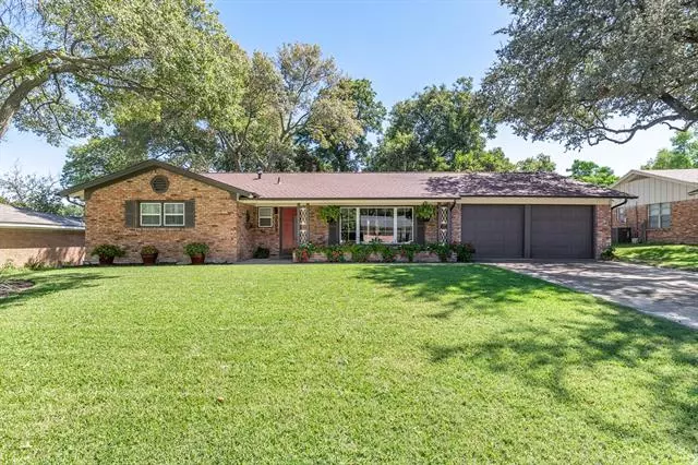 3509 Wosley Drive, Fort Worth, TX 76133