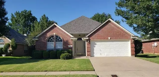 9101 Saranac Trail, Fort Worth, TX 76118