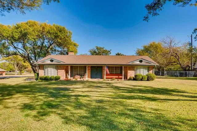 83 Drover Drive, Fort Worth, TX 76244