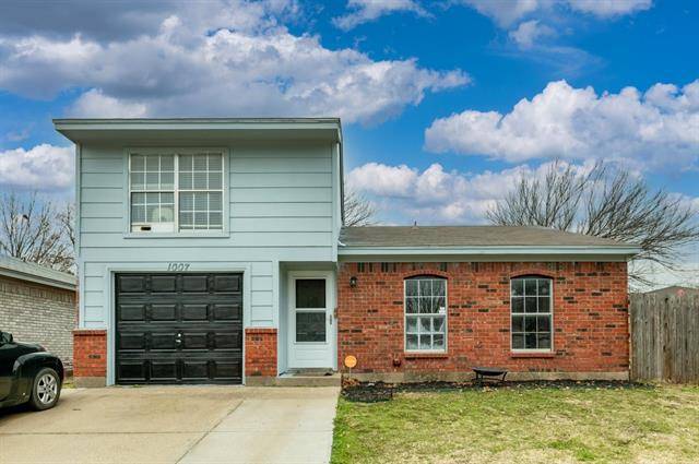 1007 CANARY Lane, Mansfield, TX 76063