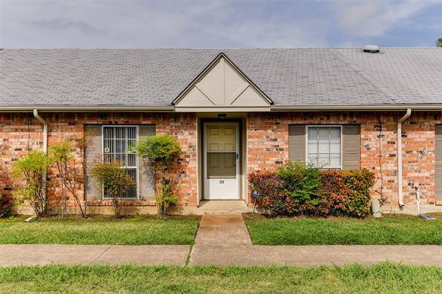 33 W Townhouse Lane #20, Grand Prairie, TX 75052