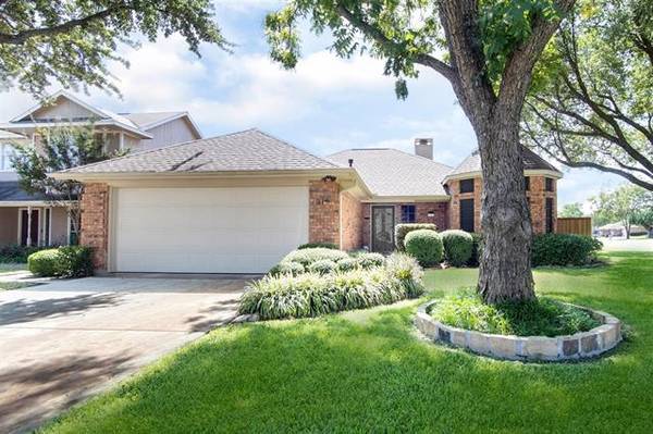 319 E Forestwood Drive, Forney, TX 75126