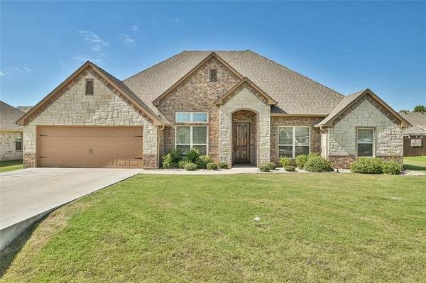 3106 Arrow Creek Drive, Granbury, TX 76049