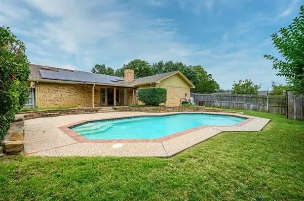 Bedford, TX 76021,801 Ridge Court