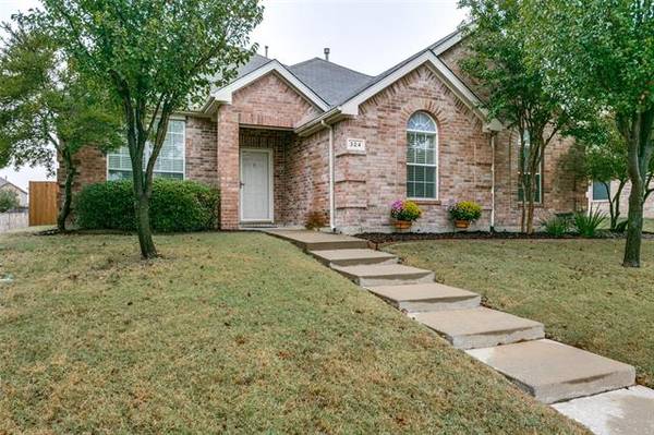 324 Newport Drive, Van Alstyne, TX 75495