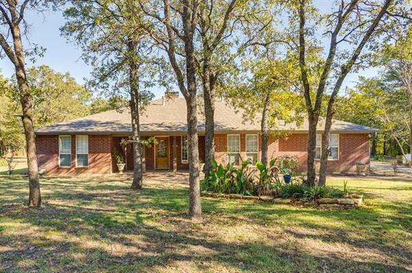 686 Spring Valley Road, Paradise, TX 76073