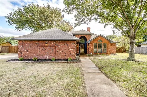 429 Sherwood Court, Burleson, TX 76028