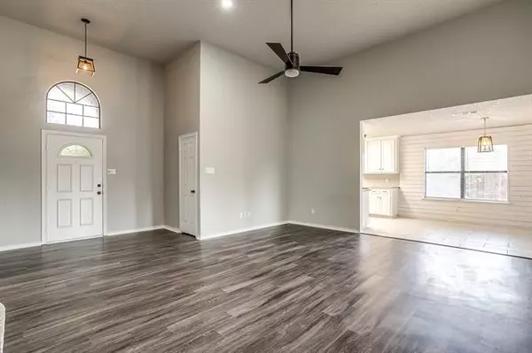 Burleson, TX 76028,429 Sherwood Court