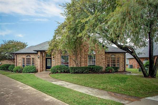 1227 Cambridge Drive, Carrollton, TX 75007