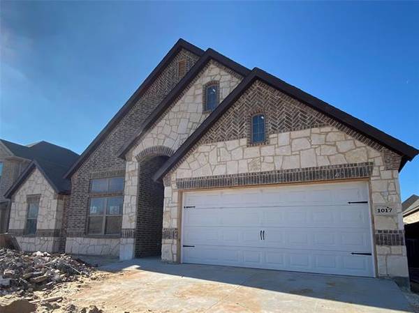 1017 Wildwood Drive, Joshua, TX 76058