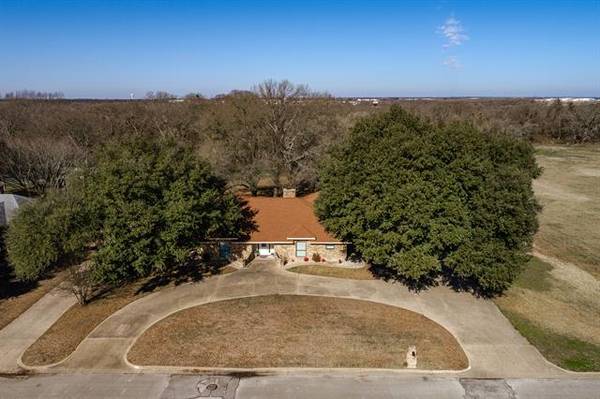 125 Kings Creek Drive, Terrell, TX 75161