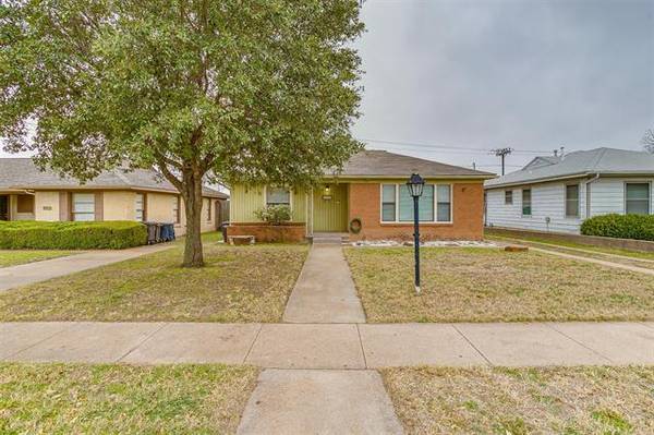 4609 Calmont Avenue, Fort Worth, TX 76107