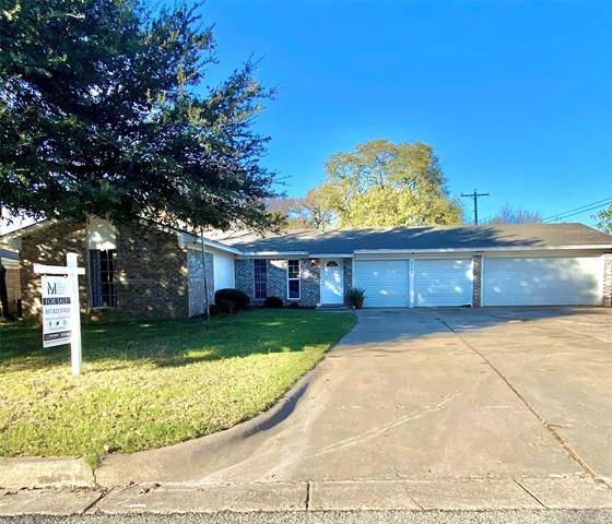 3721 Rough Creek Road, Forest Hill, TX 76140