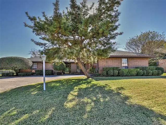 4005 Aragon Drive, Fort Worth, TX 76133