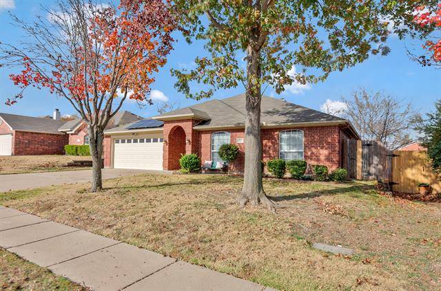 822 La Sierra Court, Crowley, TX 76036