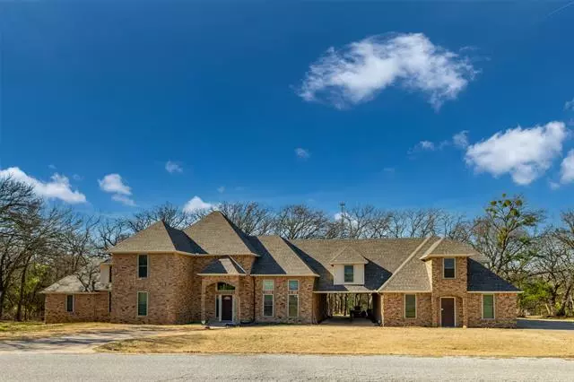 6005 Autumn Hills Drive, Fort Worth, TX 76140