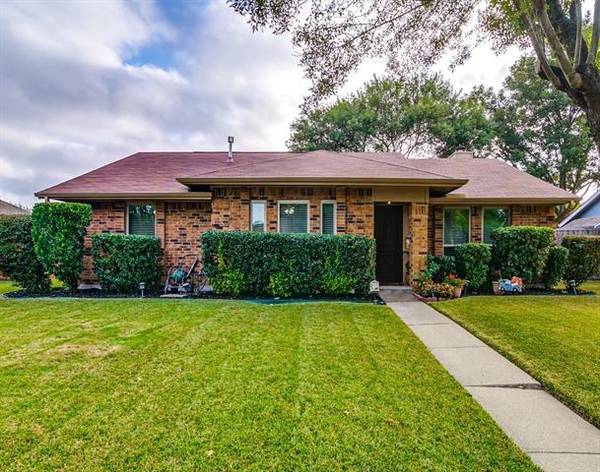 3710 Bond Street, Rowlett, TX 75088