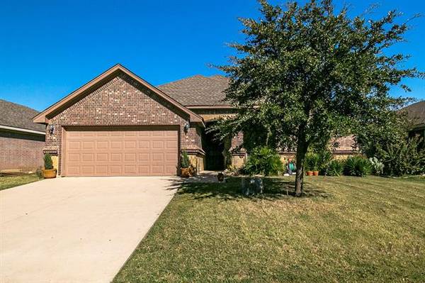 1120 Whispering, Crowley, TX 76036