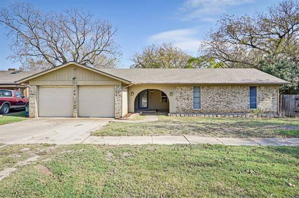 112 N 5th Street,  Midlothian,  TX 76065